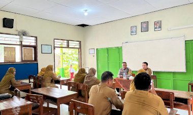 Polisi-Sosialisasikan-Bahaya-Bullying-dan-Dampak-Negatif-Gadget-di-SDN-2-Tanjungsari-Taman