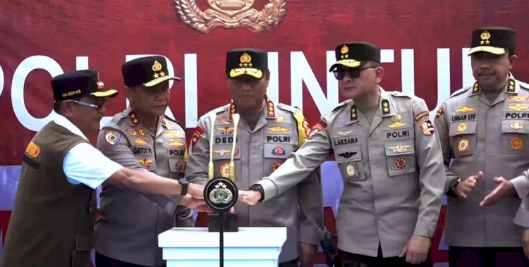 Wakapolri Komjen Pol. Dedi Prasetyo Tinjau Pemulihan Pasca Bencana di Aceh dan Sumut Polri Hadir Hingga Masyarakat Benar-benar Bangkit