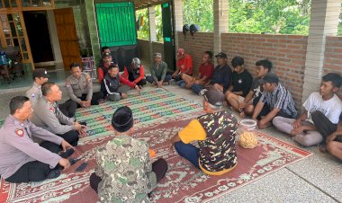 Gelar-Jumat-Curhat-Polisi-di-Trenggalek-Ajak-Pesanggem-Peduli-Jaga-Hutan