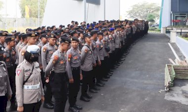 Polda-Jatim-Latih-350-Personel-Khusus-Jadi-Steward-Piala-Dunia-U-17-di-GBT-Surabaya