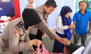 Senyum-Bahagia-Anak---anak-Usai-Mengikuti-Khitan-Gratis-Polres-Malang