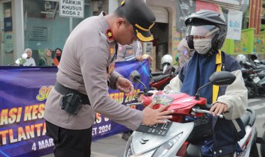 Operasi-Keselamatan-Semeru-2024,-Polres-Jember-Ajak-Masyarakat-Wujudkan-Kamseltibcarlantas