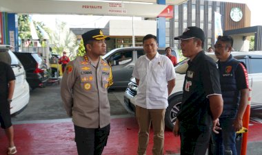 Wujudkan-Rasa-Nyaman-Pemudik,-Kapolresta-Sidoarjo-Cek-SPBU-Cegah-Penyalahgunaan-Pengisian-BBM