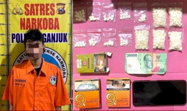Polisi-Berhasil-Ungkap-Peredaran-Okerbaya,-Tersangka-dan-Ribuan-Pil-Dobel-L-Diamankan-di-Nganjuk