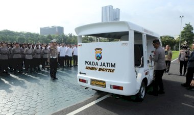 Optimalkan-Pelayanan-Publik,-Kapolda-Jatim-Serahkan-Mobil-Shuttle-Semeru-SPKT