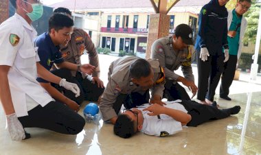 Polres-Pelabuhan-Tanjungperak-Bekali-Bhabinkamtibmas-dengan-Pelatihan-PPGD