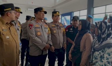 Hari-Terakhir-Ops-Ketupat-Semeru-Kapolda-Jatim-Pantau-Arus-Balik-di-Terminal-Arya-Wiraraja-Sumenep