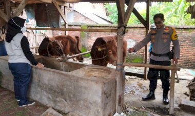 Kanit-Binmas-Polsek-Krembung-Silaturahmi-Kamtibmas-dan-Koordinasi-Ketahanan-Pangan