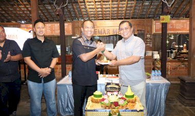 Polres-Tulungagung-Gelar-Piramida-Peringati-Hari-Pers-Nasional-2026