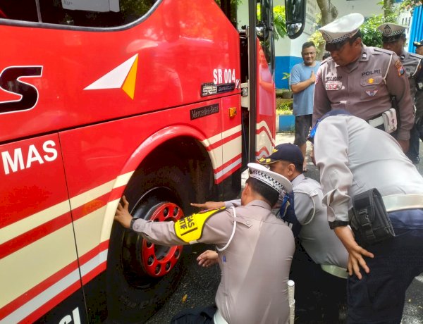 Operasi Zebra Semeru Polres Malang Gelar Ramp Check di Terminal Kepanjen